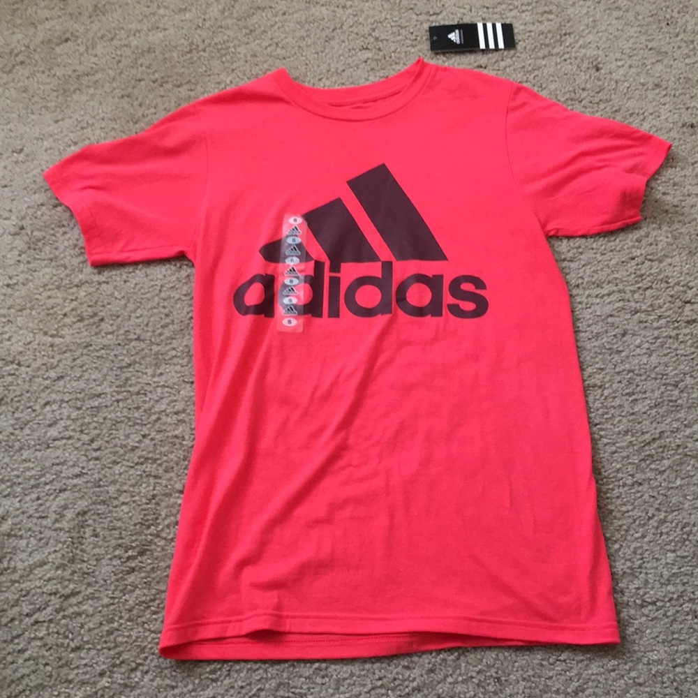 Adidas Go To Tee shirt Large logo. Brand new